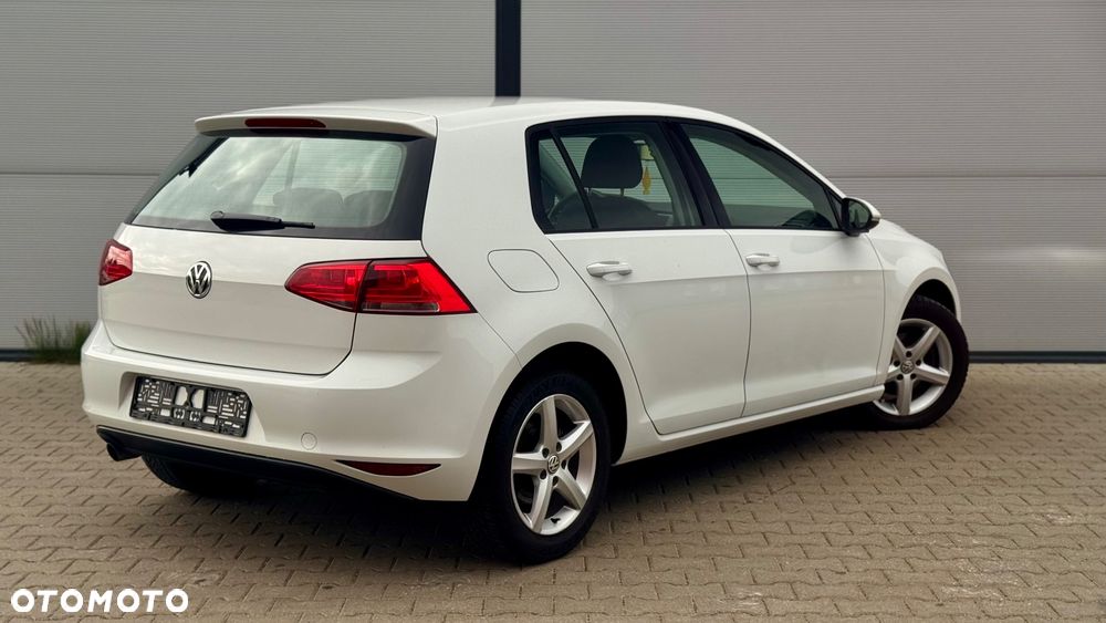 Volkswagen Golf 1.6 TDI BlueMotion Comfortline - 24
