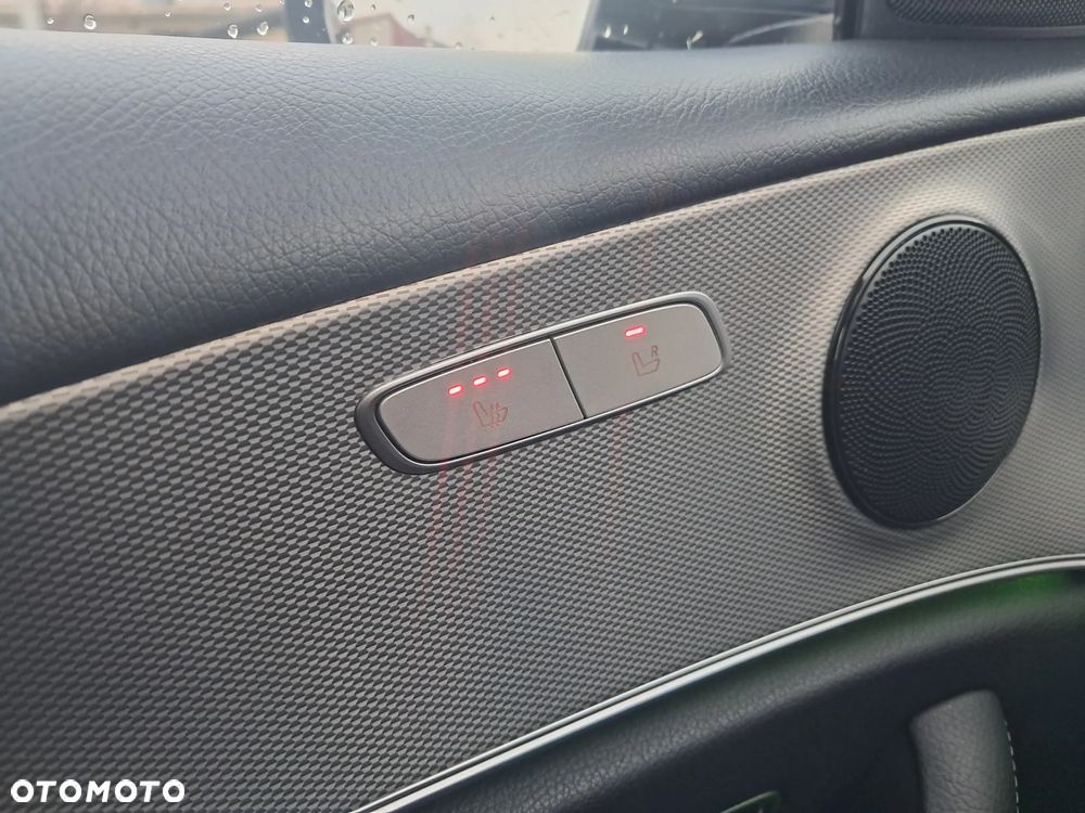 Mercedes-Benz Klasa E 200 9G-TRONIC - 39