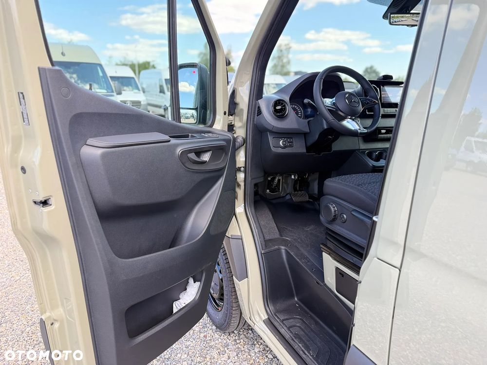 Mercedes-Benz Sprinter - 9