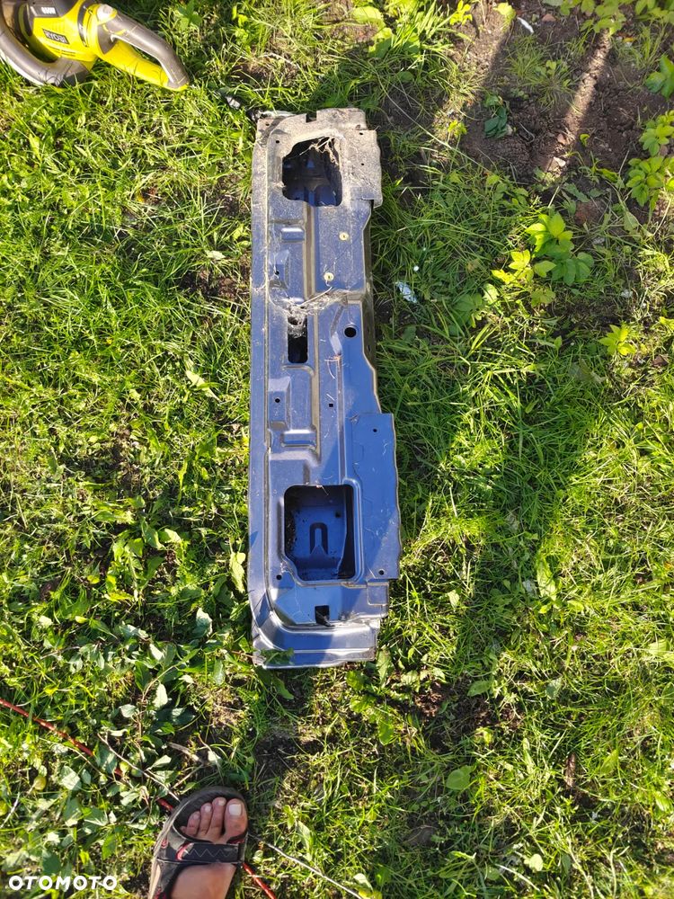 Mitsubishi Outlander 2 klapa burta tył - 1