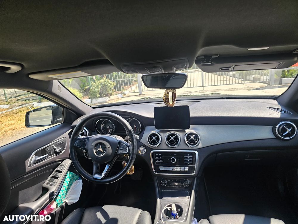 Mercedes-Benz GLA - 12