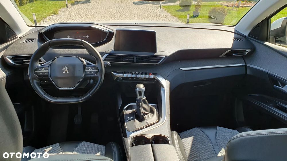 Peugeot 5008 1.5 BlueHDi Allure S&S - 18