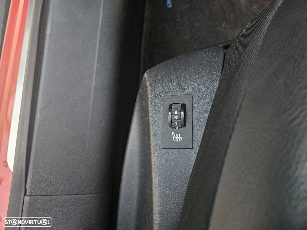 Peugeot 2008 1.2 PureTech Allure EAT6 - 14