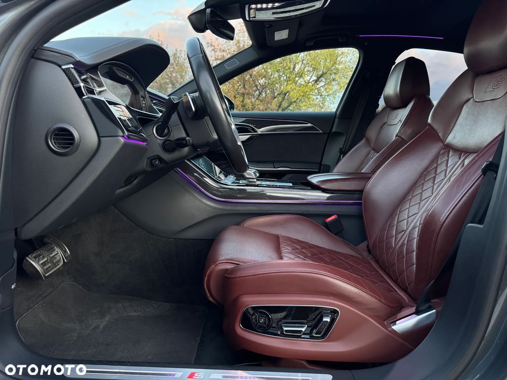 Audi S8 - 16