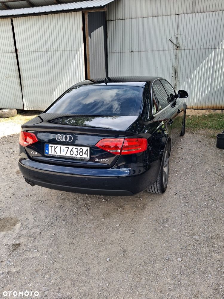 Audi A4 Limousine - 5