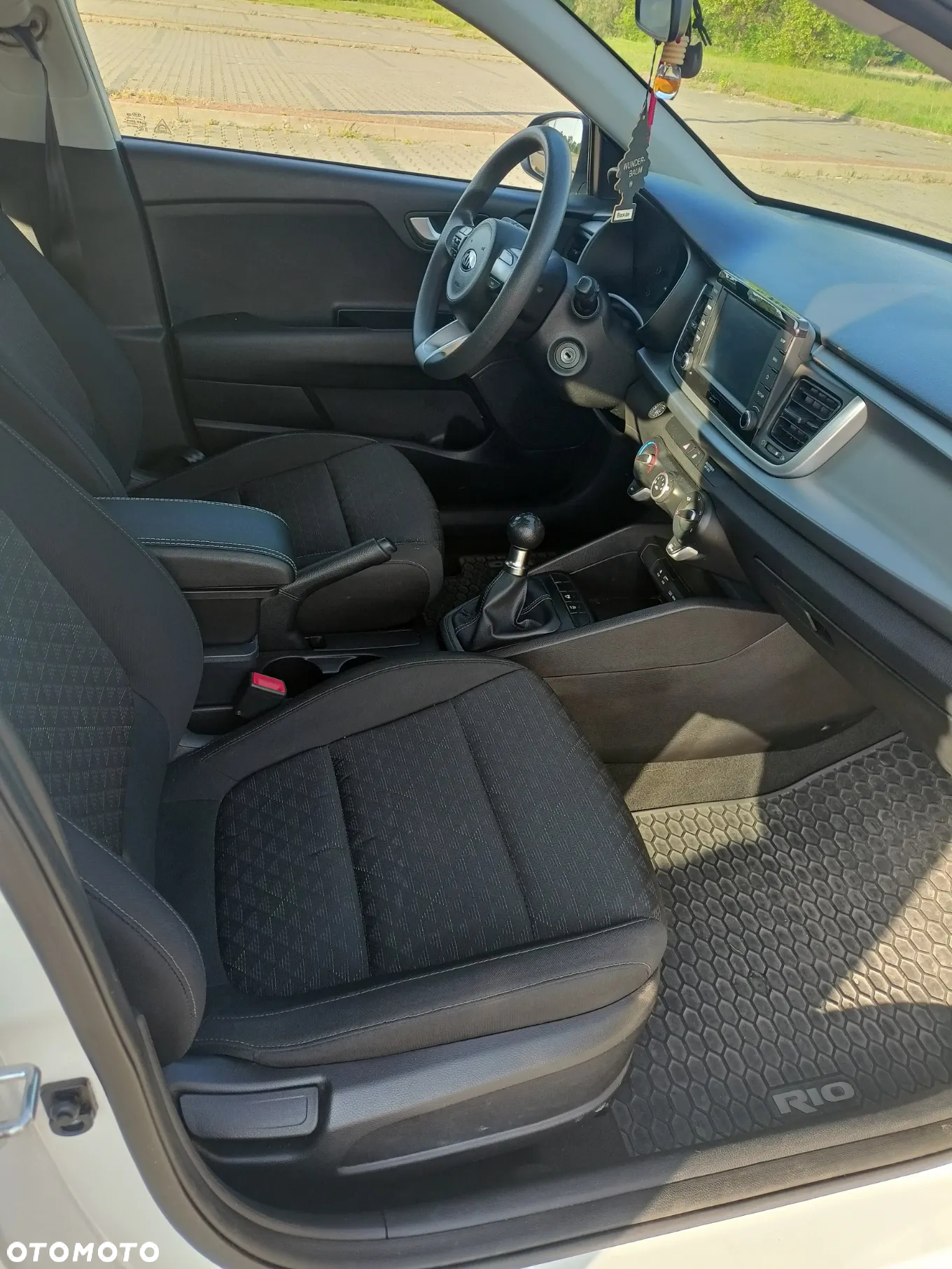Kia Rio 1.2 L - 9