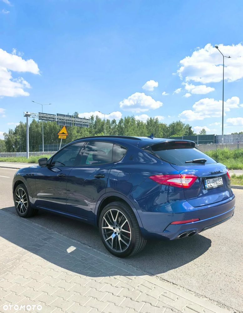 Maserati Levante S Q4 - 4