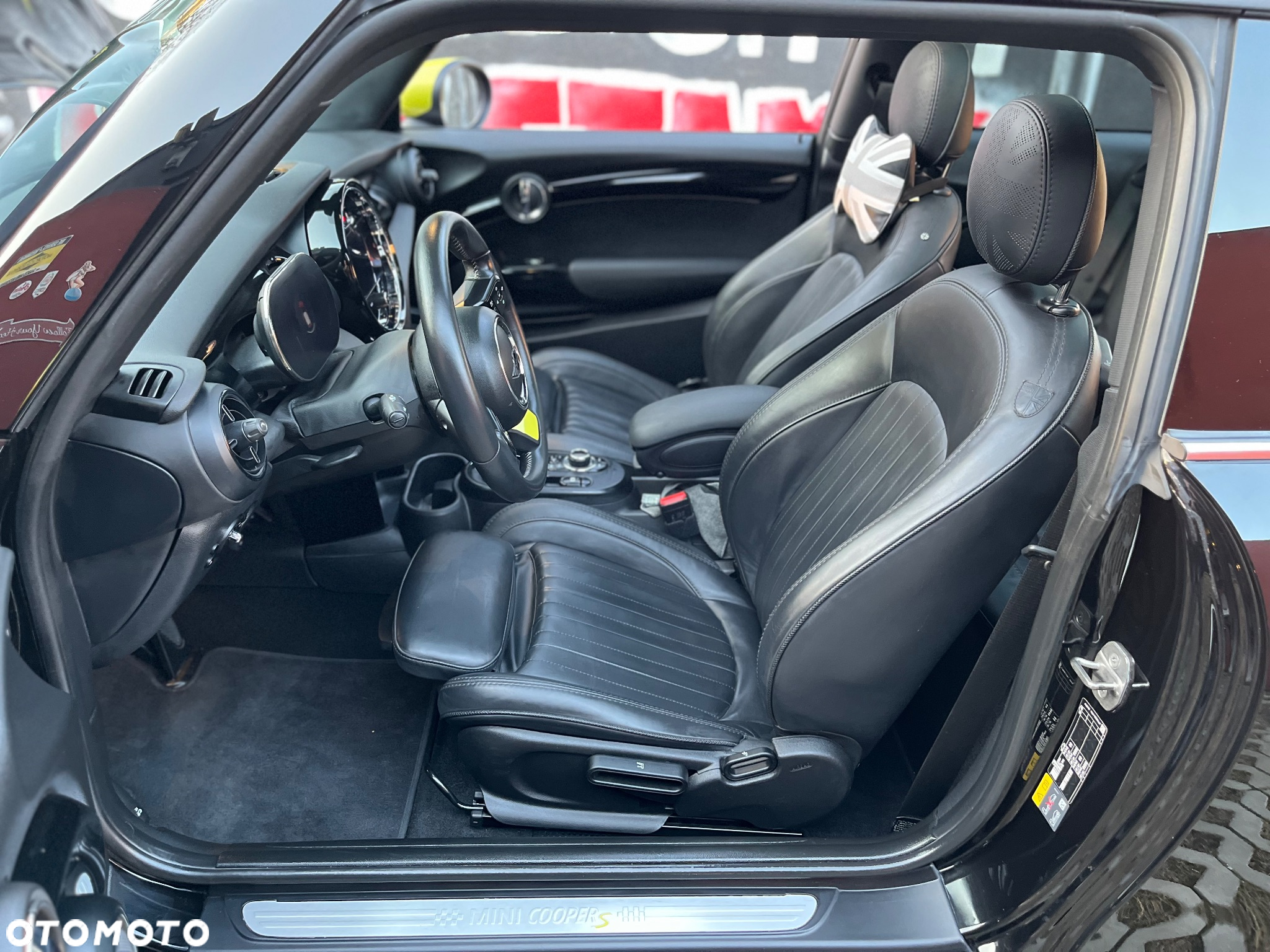MINI Cooper SE Yours Trim - 4
