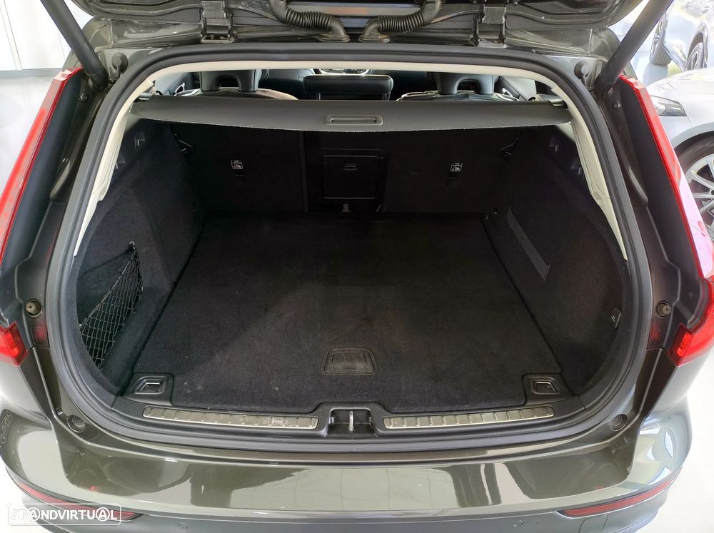 Volvo V60 2.0 D3 Momentum Geartronic - 10