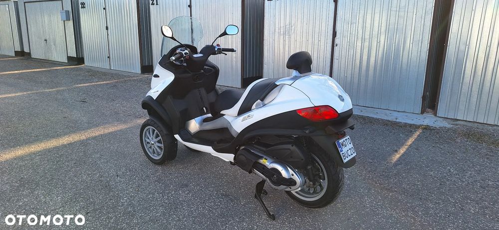 Piaggio MP-3 - 4