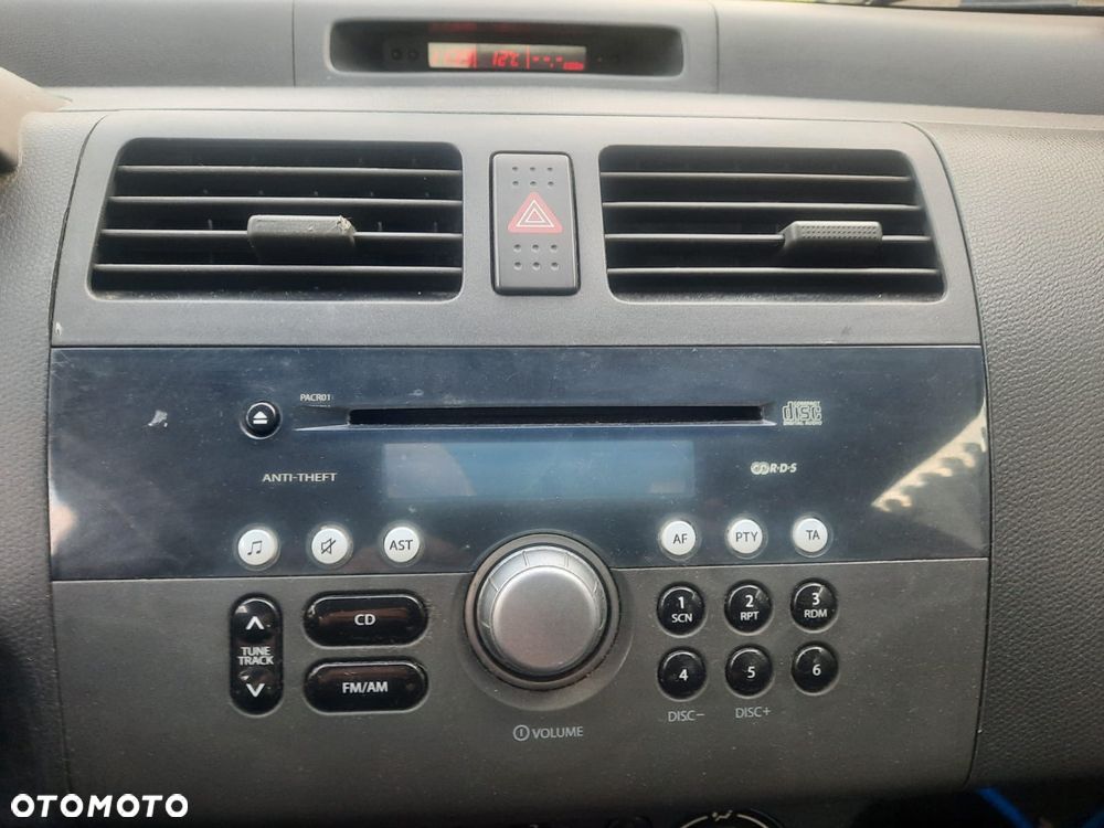Suzuki Swift - 8