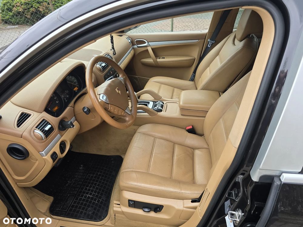 Porsche Cayenne - 12