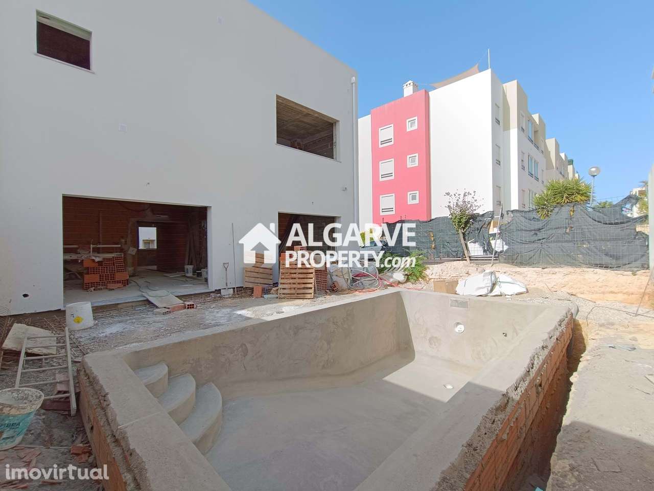 Moradia geminada V4 a poucos pasos de cafés e restaurantes com vista s - Grande imagem: 5/40