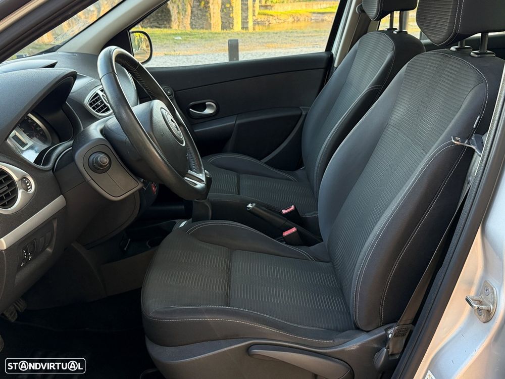 Renault Clio 1.5 dCi Dynamique S - 4