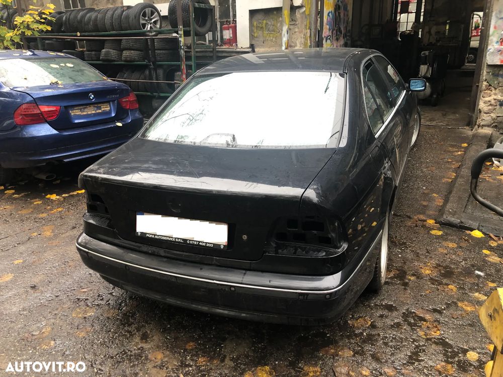 Dezmembrez Bmw Seria 5 E39 520i negru benzina an 2000 - 3
