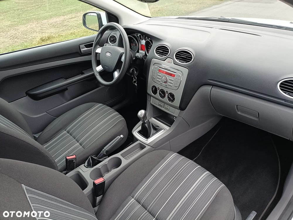 Ford Focus 1.4 16V Style - 4