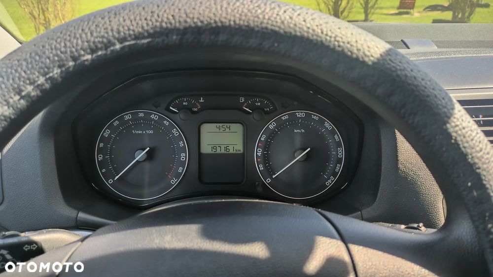 Skoda Octavia 1.6 Combi Style - 12