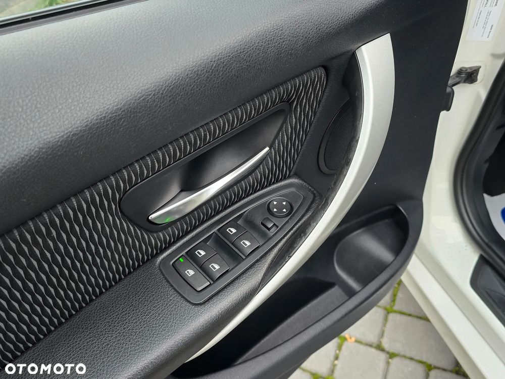 BMW Seria 3 316i Sport Line - 27
