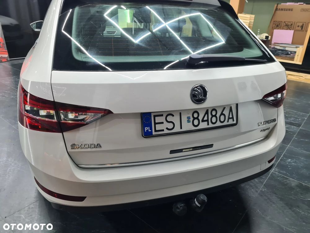 Skoda Superb 2.0 TDI DSG Sportline - 18