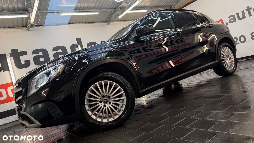 Mercedes-Benz GLA - 11