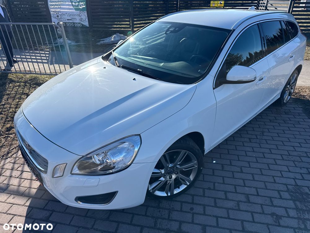 Volvo V60 T6 AWD Geartronic Summum - 25