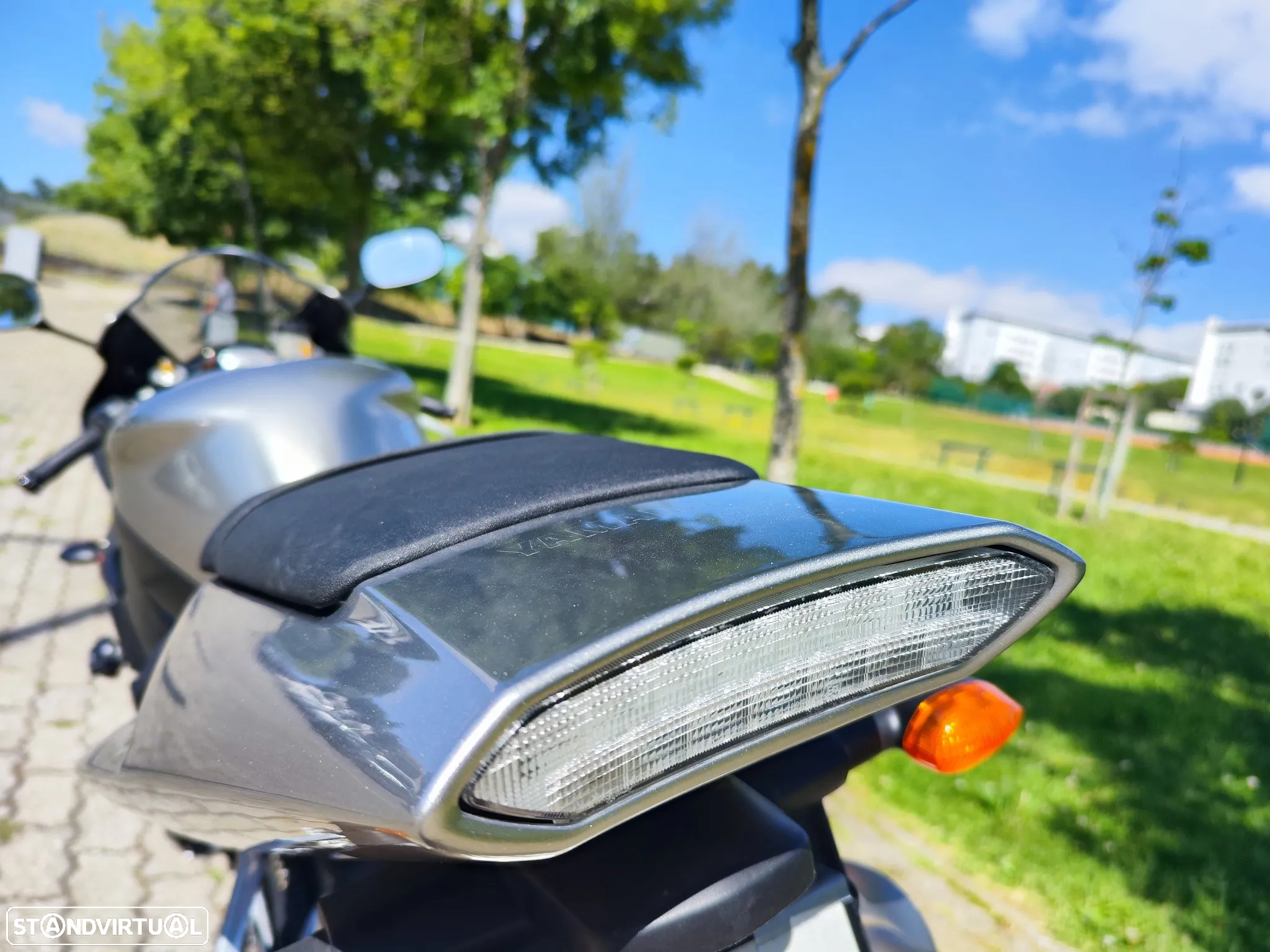 Yamaha YZF R1 - 8