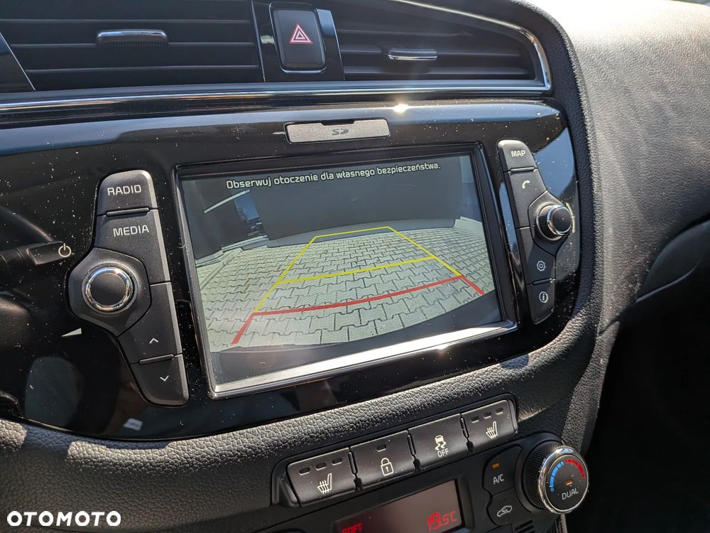 Kia Ceed 1.6 GDI L Business Line - 16