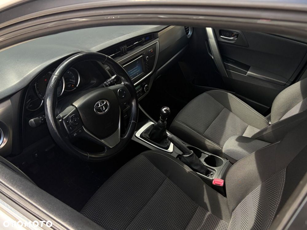 Toyota Auris 1.4 D-4D Premium - 16