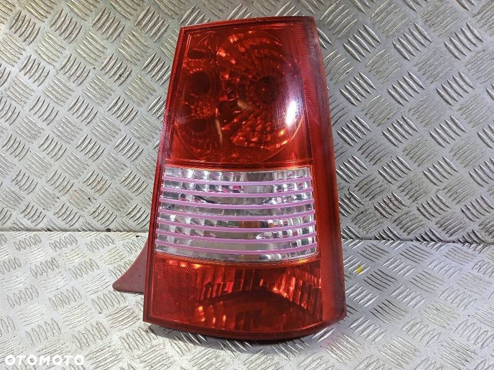 LAMPA PRAWA TYLNA KIA PICANTO - 1