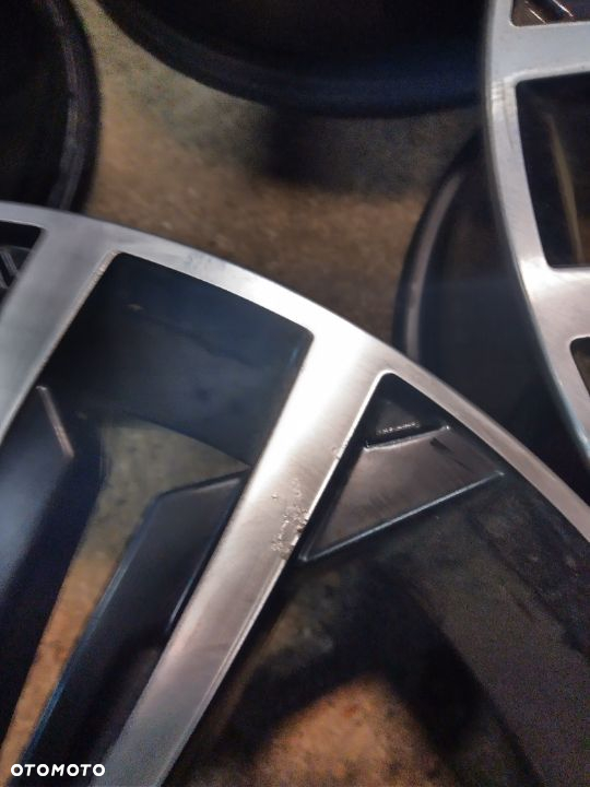 18'' 5x112 VW 5G0601025CM FELGI ORYGINALNE - 2