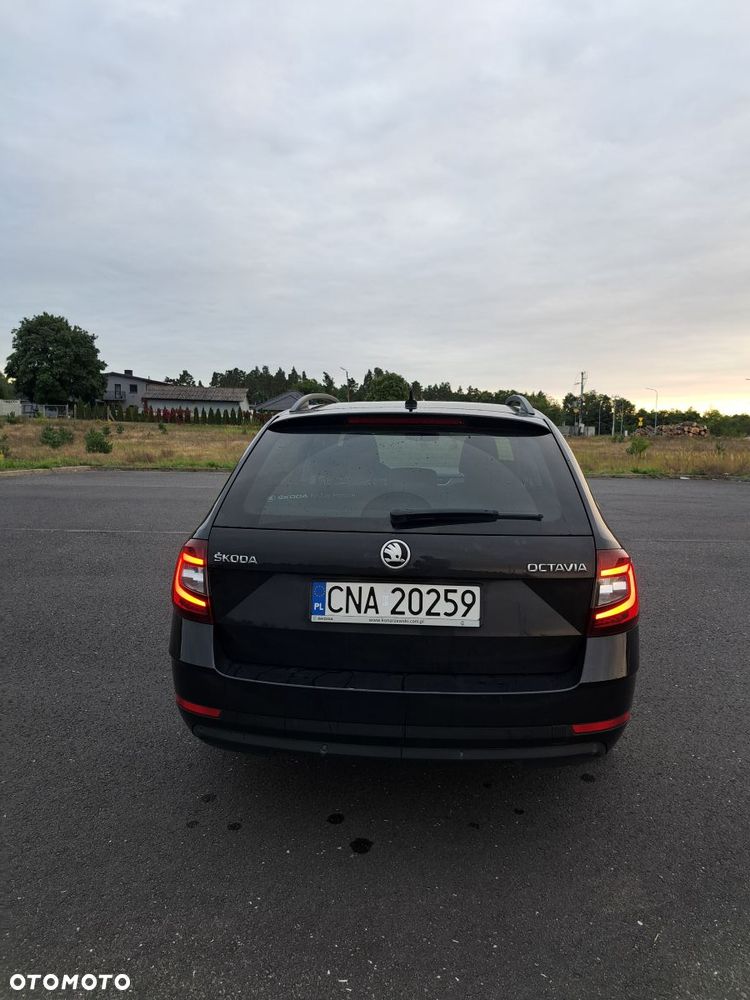 Skoda Octavia 2.0 TDI Style - 6