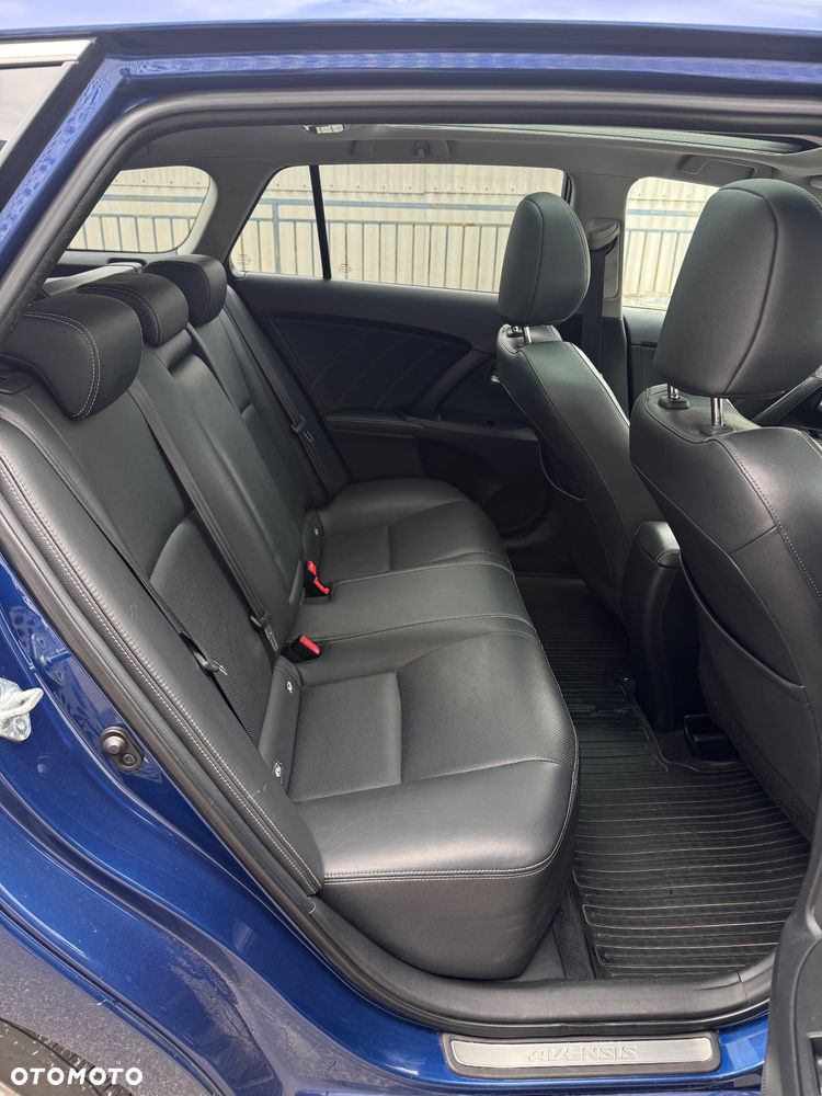 Toyota Avensis 2.0 Premium MS - 20