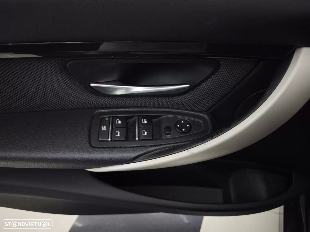 BMW 318 d Line Sport - 22