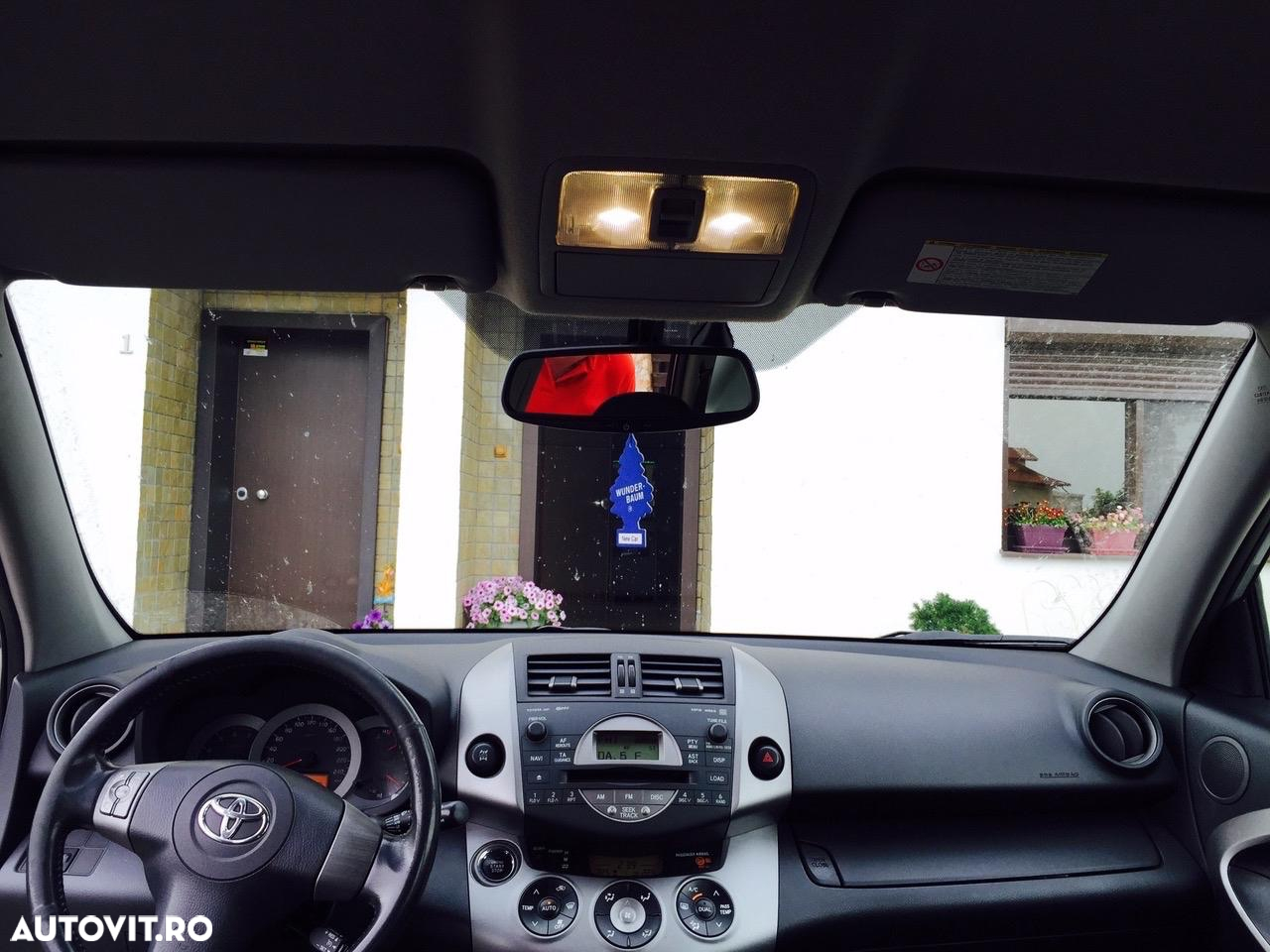 Toyota RAV4 2.2 D-4D Executive City - 9
