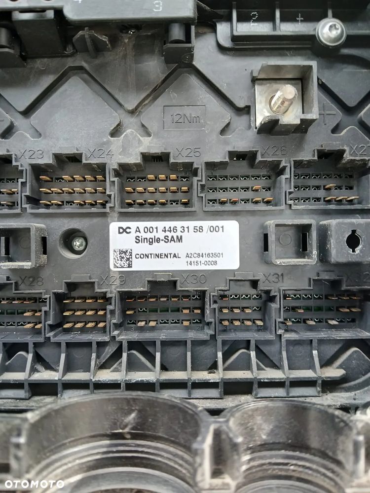 SKRZYNKA BEZPIECZNIKÓW MERCEDES ACTROS MP4 A001 446 31 58 /001 SINGLE -SAM - 1