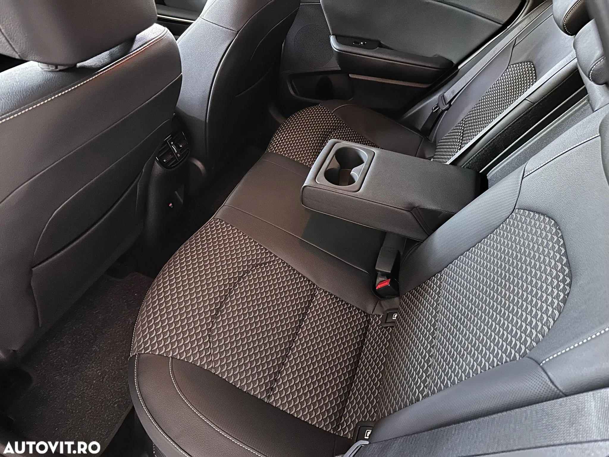 Kia XCeed 1.6 GDI 6DCT PHEV Vision - 10