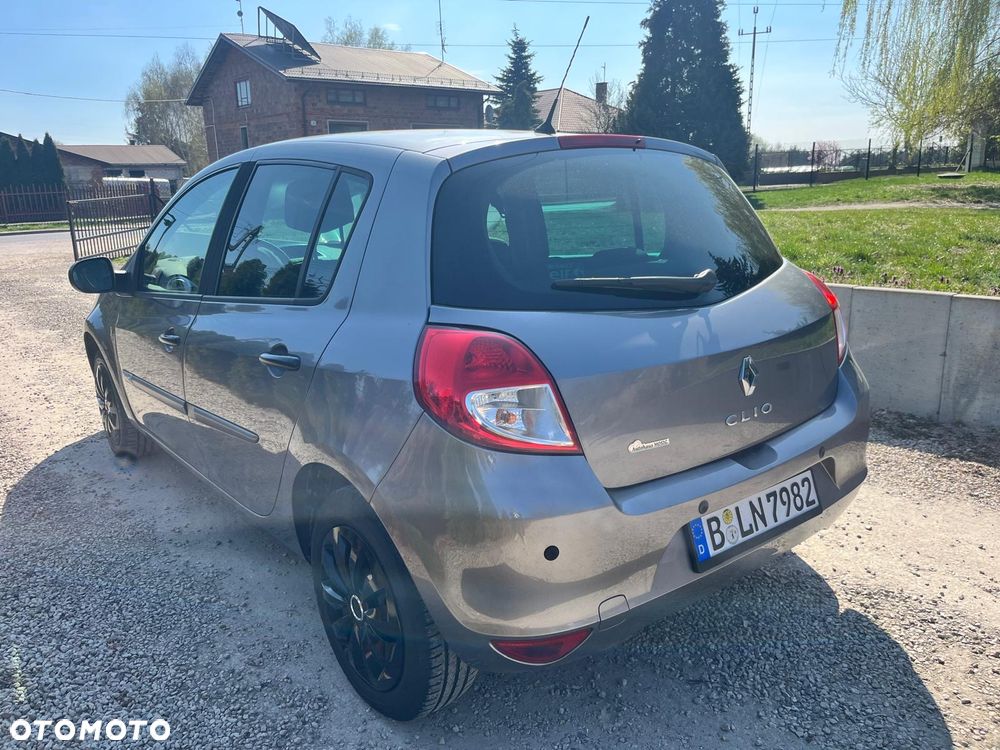 Renault Clio 1.2 16V Exception - 10