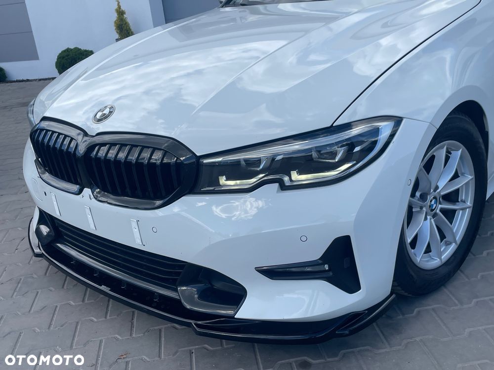 BMW Seria 3 318d Sport Line - 15