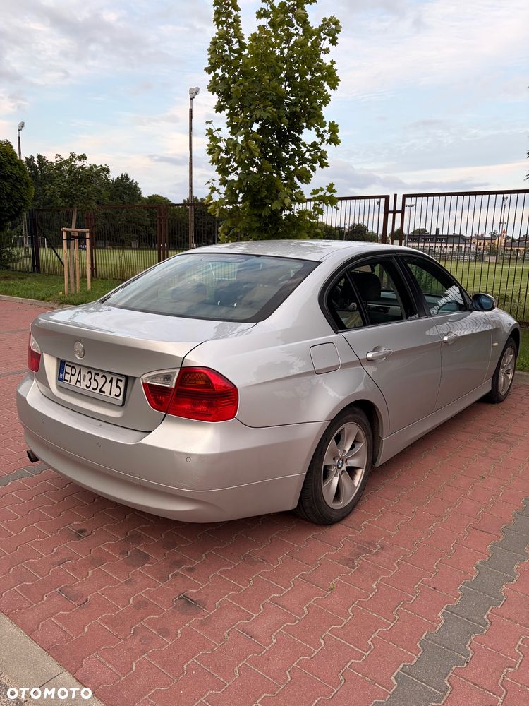 BMW Seria 3 318i - 6