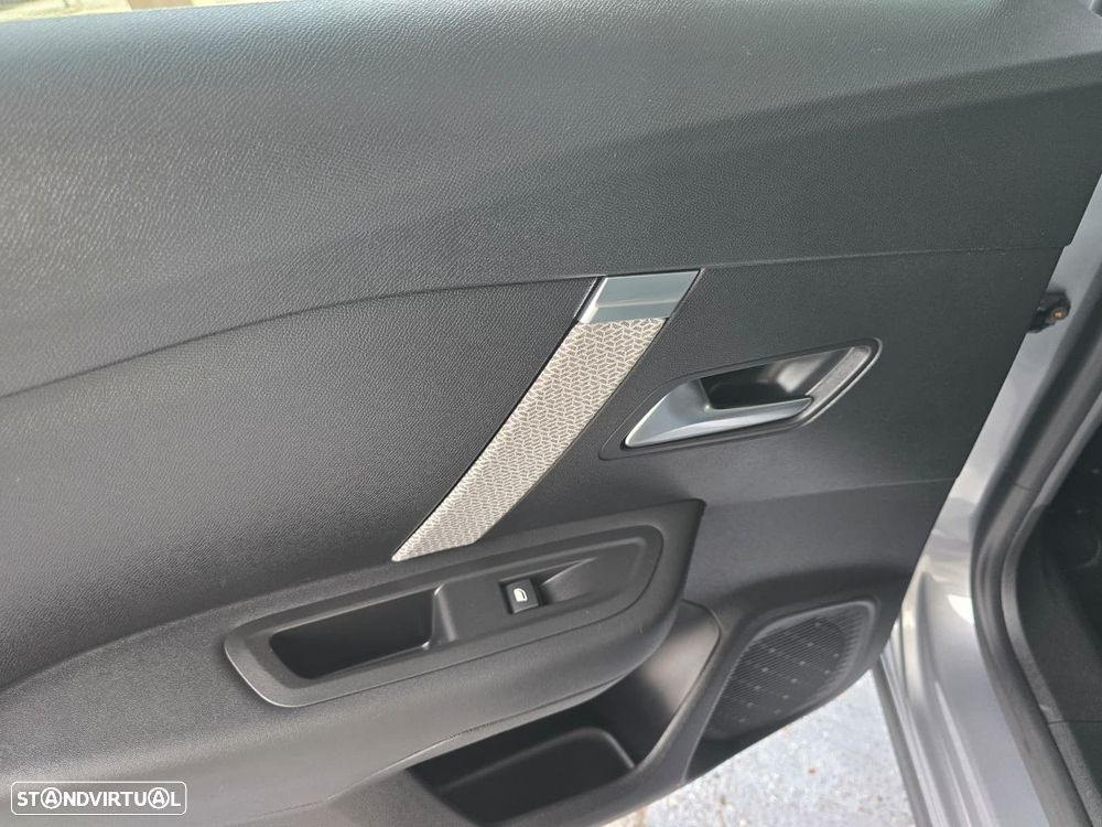 Citroën C4 1.2 PureTech Plus - 23