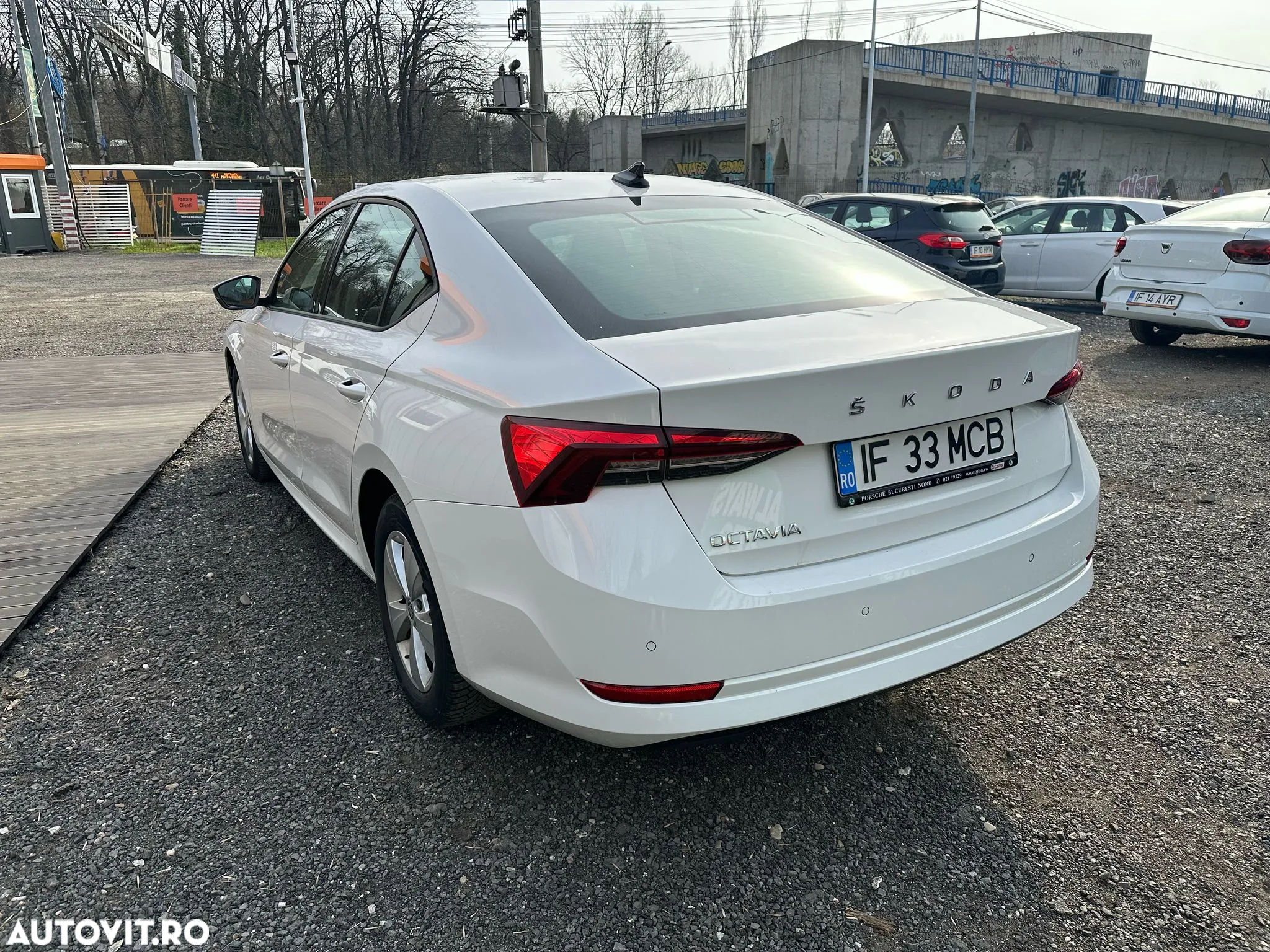 Skoda Octavia 2.0 TDI DSG Style - 4