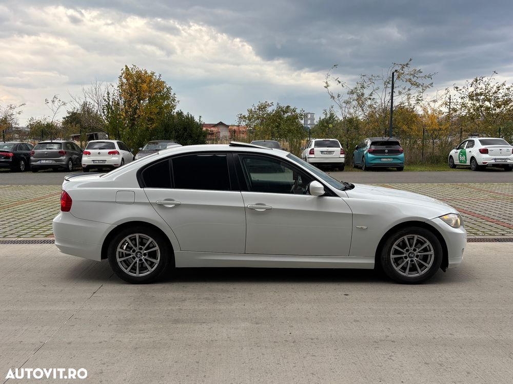BMW Seria 3 318d Aut. Blue Performance Sport Line - 8
