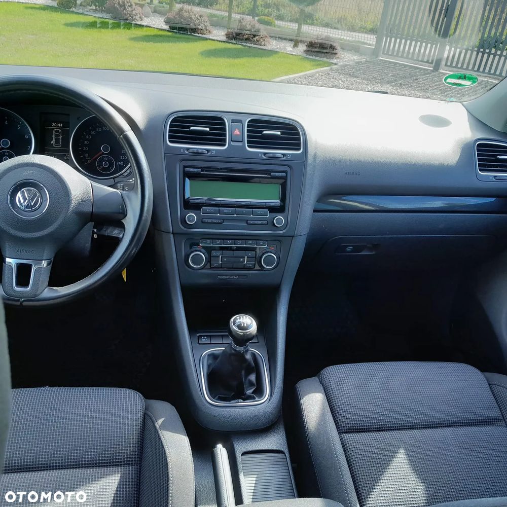 Volkswagen Golf - 10