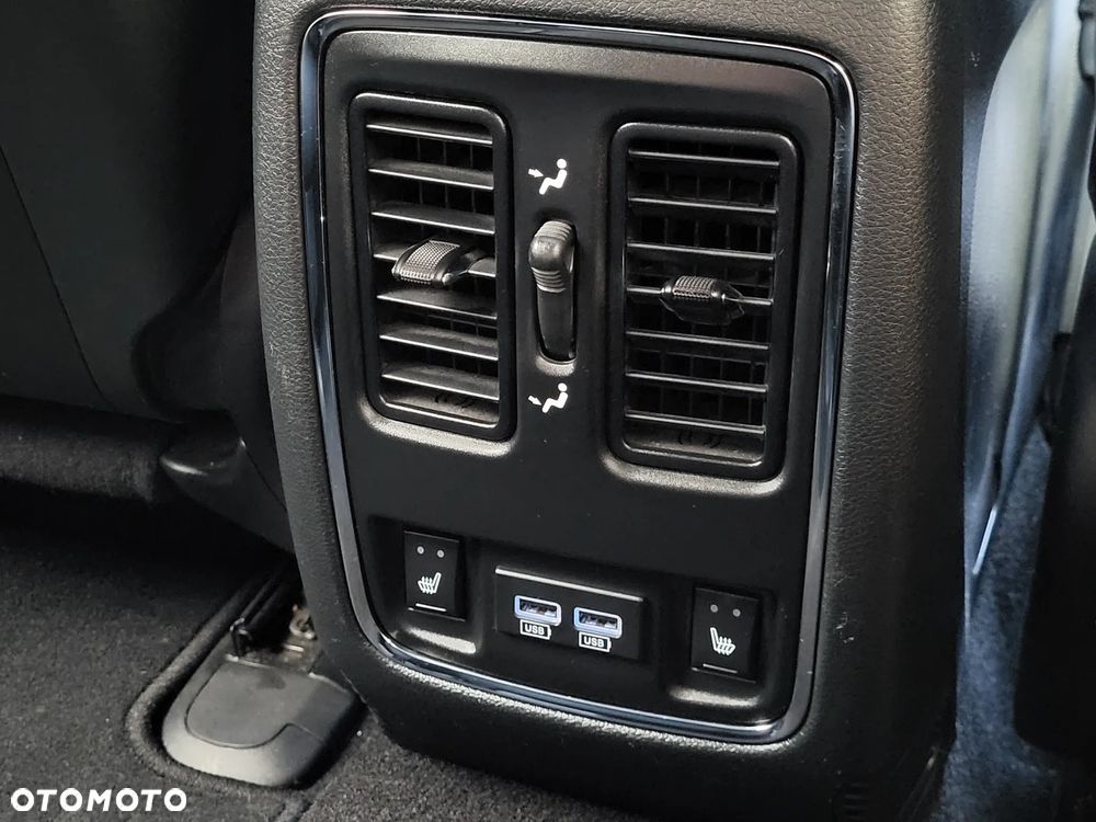 Jeep Grand Cherokee - 21