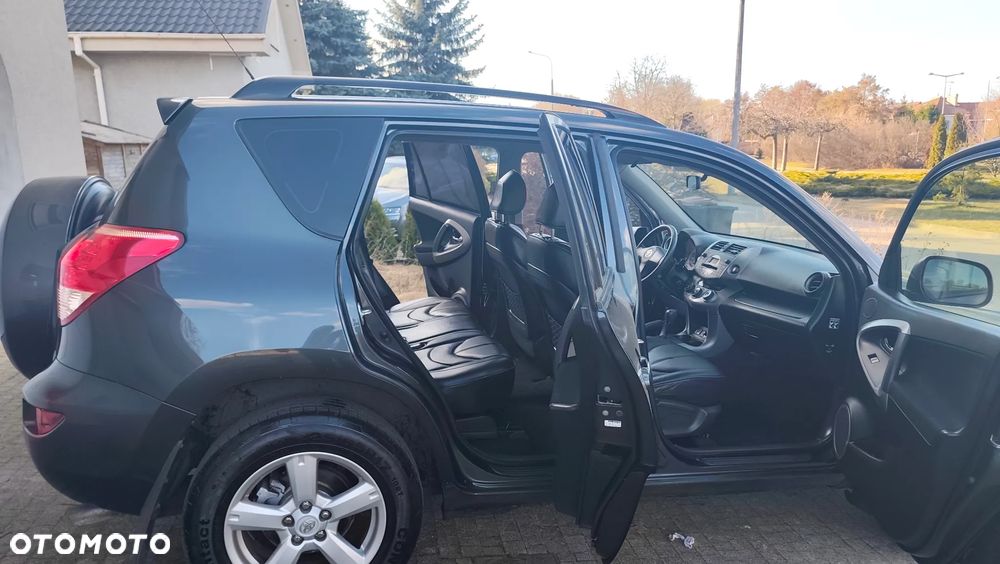 Toyota RAV4 2.0 4x4 Automatik Executive - 22