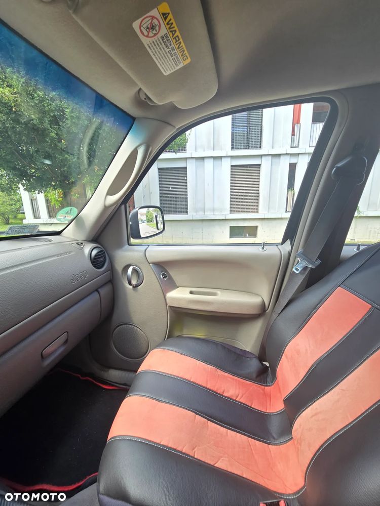 Jeep Cherokee 3.7L Limited - 12