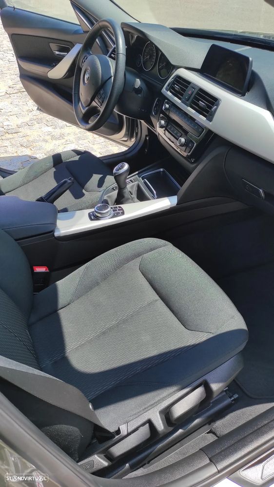 BMW 318 d Blue Performance - 31