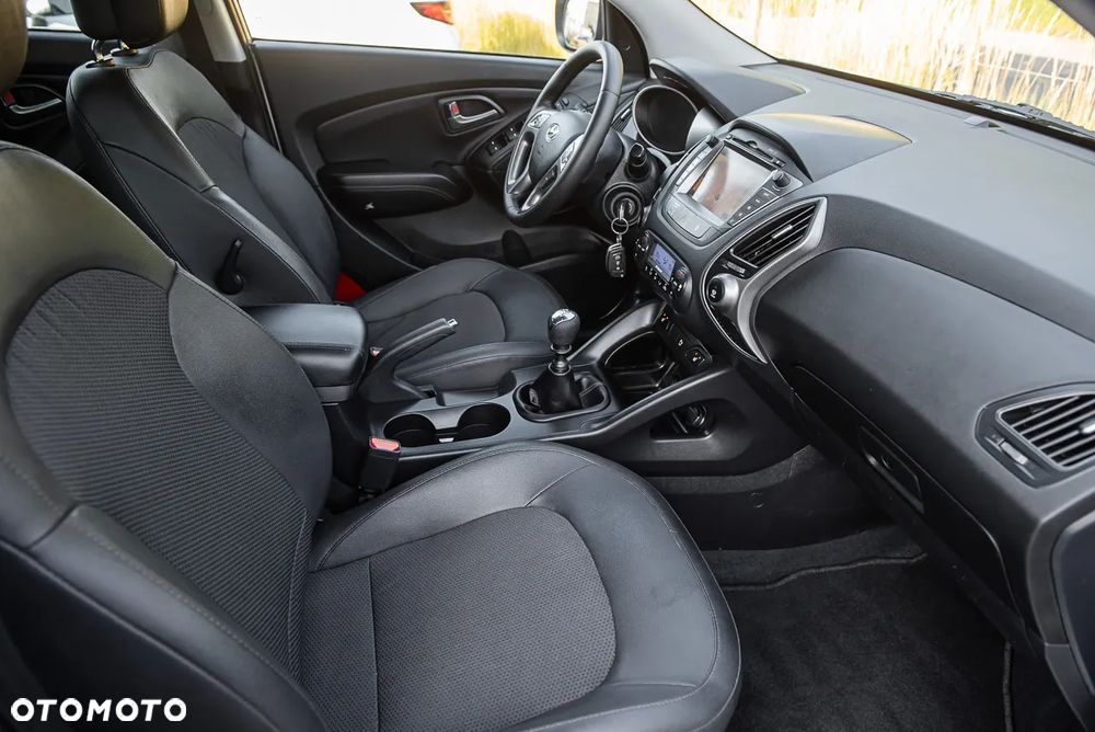 Hyundai ix35 1.7 CRDi 2WD blue Finale Silver - 30