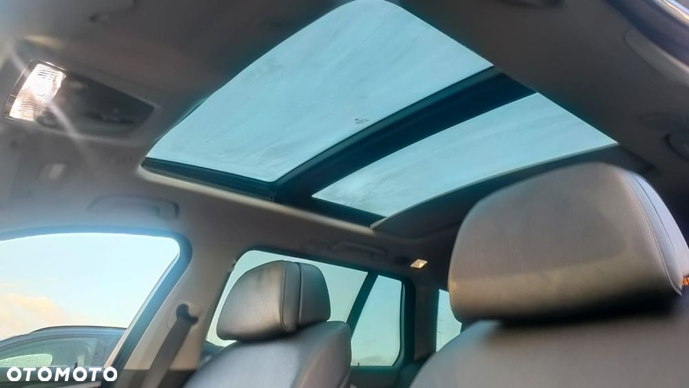 BMW Seria 5 525d Sport-Aut - 30