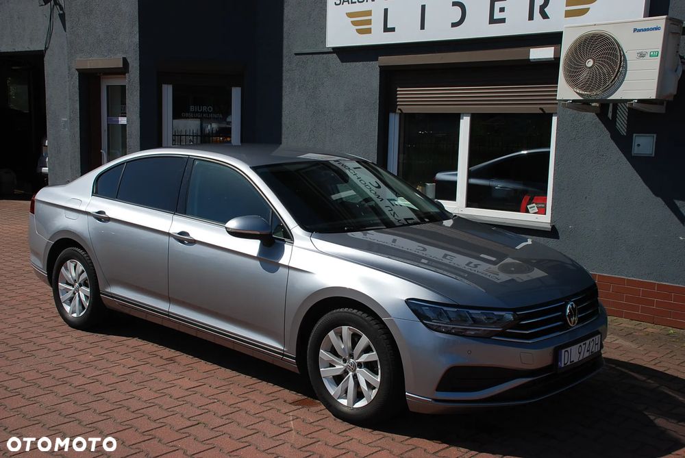 Volkswagen Passat 1.5 TSI EVO Trendline DSG - 1